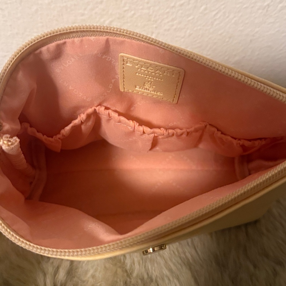 Bulgari Pale Yellow Leather Cosmetic Pouch with Gold Logo - Picture 3 of 5